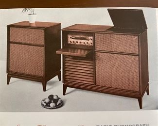 Pilot 1090-A Vintage Tube Stereo Console Unit 690-A Preamp/FM Stereo Tuner Garrard RC88/4 Turntable  Pilot SA-232 Amp EL84 Amplifier Jensen 41-77D Jensen P15P Special Design C-1090	Main Unit: 34x40x18in Speaker: 34x25.25x18in	HxWxD
