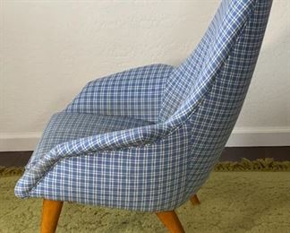 Vintage MCM Upholstered Lounge Chair	37x32x30in	HxWxD
