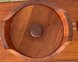 Scan Look AQ Teak MCM Ice Bucket	13.75 x 15 x 10.75	HxWxD
