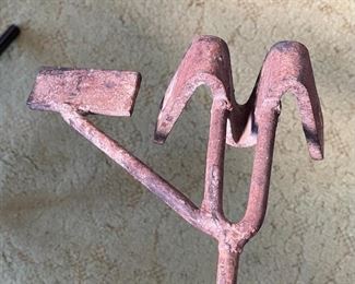 Antique Cast Iron Branding Iron Western Hand Forged	30x9x4in	HxWxD
