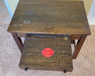 Antique Arts & Crafts Mission Oak Desk Library Table w/ Flip Top Inkwell	28.75 x 39 x 25.75in	HxWxD
