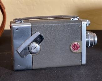 Bell & Howell Model 200 16mm Film Magazine Camera	Box: 3x9x7in	HxWxD
