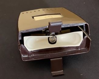 View-Master Model E with Light Attachment	3.5x4.5x6.5in	HxWxD
