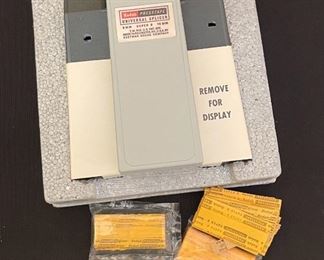 Kodak Presstape Universal Film Splicer in box	2.5 x 6 x 6.25in	HxWxD
