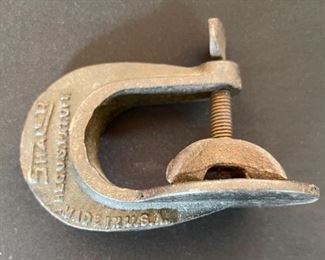 Shaler 5 Minute Vulcanizer Clamp - For Tire Tube Repairs	3x4.5x2.5in	HxWxD
