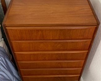 1960s MCM Scandinavian Teak 6 Drawer Dresser	29 x 35.5 x 16in	HxWxD
