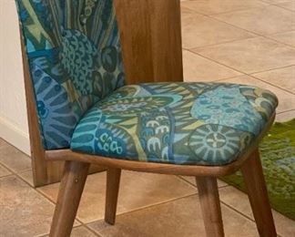 Vintage MCM Carl Bissman Solid Walnut Dining Table w/4 Chairs Mid Century Modern	Table: 29x42x28-72-82-92in	HxWxD
