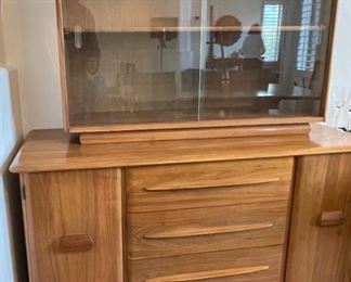 Vintage MCM Bissman Solid Walnut Credenza Hutch Sideboard	59x50x20in	HxWxD
