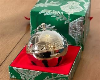 Wallace Silversmiths Ornament 1990 Sleigh Bell Silver Plated	Box: 3x3.75x3.75in	HxWxD
