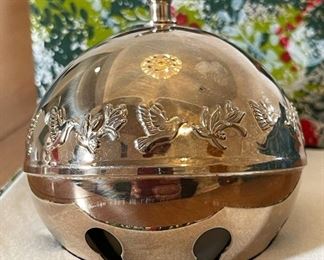 Wallace Silversmiths Ornament 1977 Sleigh Bell Silver Plated	Box: 3x3.75x3.75in	HxWxD

