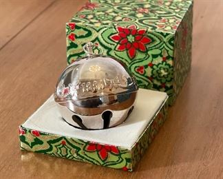 Wallace Silversmiths Ornament 1993 Sleigh Bell Silver Plated	Box: 3x3.75x3.75in	HxWxD
