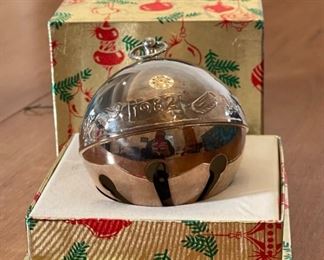 Wallace Silversmiths Ornament 1982 Sleigh Bell Silver Plated	Box: 3x3.75x3.75in	HxWxD
