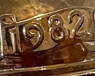 Wallace Silversmiths Ornament 1982 Sleigh Bell Silver Plated	Box: 3x3.75x3.75in	HxWxD
