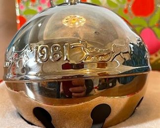 Wallace Silversmiths Ornament 1981 Sleigh Bell Silver Plated	Box: 3x3.75x3.75in	HxWxD
