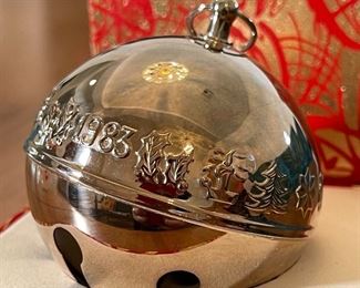 Wallace Silversmiths Ornament 1983 Sleigh Bell Silver Plated	Box: 3x3.75x3.75in	HxWxD
