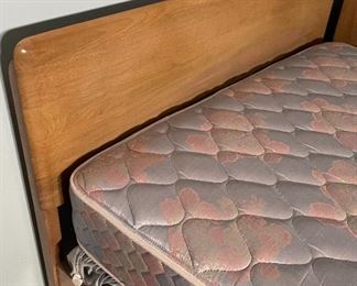 Vintage MCM Carl Bissman Solid Walnut Full Bed with Mattress	37x57x80<BR> mattress: 73x53in	
