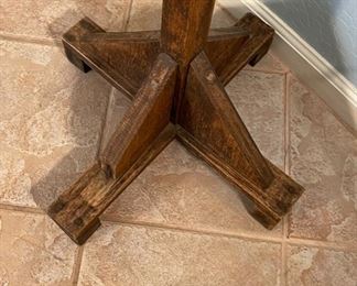 Antique Arts & Crafts Mission Oak Coat Stand Hat Tree	67x18.5x18.5in	HxWxD
