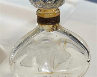Vintage Nina Ricci L' Air Du Temps Perfume Bottle	3in H	
