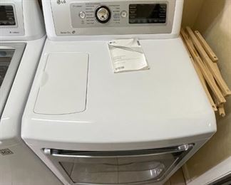 LG 7.3 cu.ft. Ultra Large High Efficiency Steam Dryer w/ SteamSanitary DLEX5680W Dryer	44 x 27 x 28in	HxWxD
