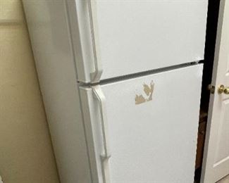 Hotpoint  15.8 Cu. Ft. Top-Freezer Refrigerator HTS16GBRFRWW FRIDGE	64. 5 x 28. 5 x 32.5in	HxWxD
