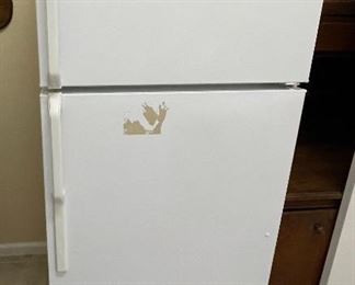 Hotpoint  15.8 Cu. Ft. Top-Freezer Refrigerator HTS16GBRFRWW FRIDGE	64. 5 x 28. 5 x 32.5in	HxWxD
