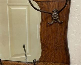 Antique Oak Wall Mount Hat/Coat Rack	19 x 29 x 5in	HxWxD
