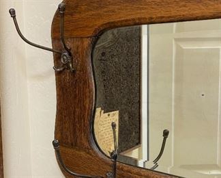 Antique Oak Wall Mount Hat/Coat Rack	19 x 29 x 5in	HxWxD
