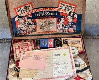 1940s Little Country Doctor   Playset Toy	3x13x8.5in	HxWxD

