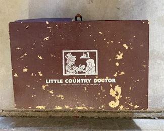 1940s Little Country Doctor   Playset Toy	3x13x8.5in	HxWxD
