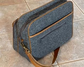 Vintage Hartmann Luggage Bag Tweed Leather Carry-on	12x16x5in	HxWxD
