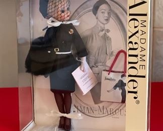 Cissette Centennial Madame Alexander Neiman Marcus 10in Doll NIB	Box: 11x9x3.5in	HxWxD
