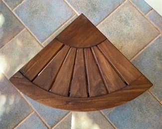 Aqua Teak Kai Corner Shelf	18x22x15.5in	HxWxD
