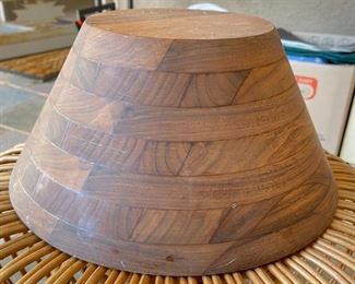 Burl Walnut Billings Missouri #79 Wood Salad Bowl	6in H x 14in Diameter	
