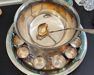 Gorham Silver Plated Punch Bowl Set Gorham YC782 YC790	Punch bowl : 7.5in h x 14in Diameter	
