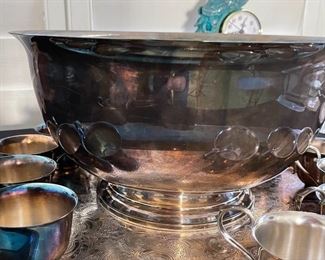 Gorham Silver Plated Punch Bowl Set Gorham YC782 YC790	Punch bowl : 7.5in h x 14in Diameter	
