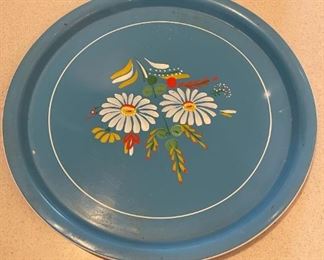 RANSBURG VINTAGE CAKE CADDY/CARRIER RARE BLUE WITH HAND PAINTED FLOWERS	6. 5 x 16“ diameter	
