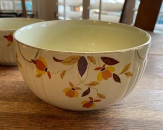 VINTAGE HALL POTTERY AUTUMN LEAF JEWEL 3 BOWL SET		
