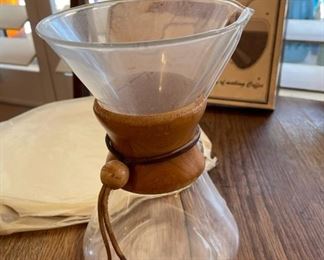 Chemex Pour Over Coffee Maker VTG Pyrex Glass  Wood Collar 9.5" USA	9.5 x 6.5	
