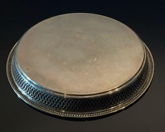 8.5in Wallace Sterling Silver Pierced Cocktail Tray 4571	1in H x 8.5in Diameter 	
