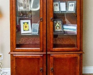 Display Cabinets (2 Pieces-sold separately)
