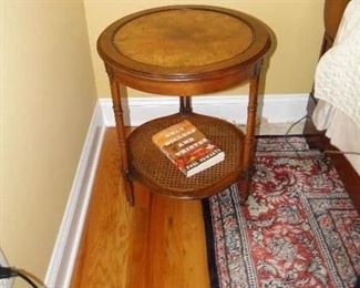 Round table that matches the nesting tables