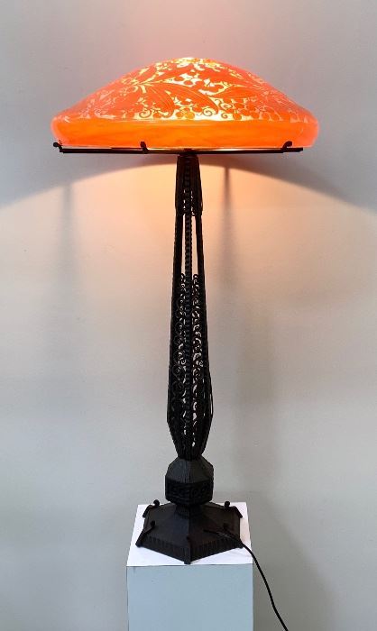 Important Signed Daum Nancy Cameo Glass Lamp - Lot 103a