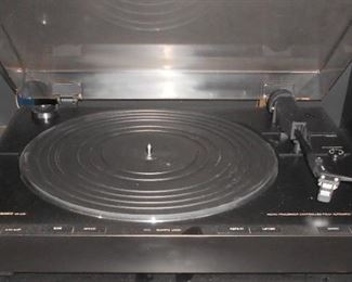 Denon DP23F Turntable