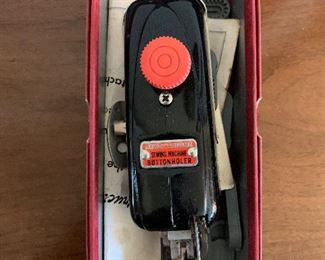 Sewing Machine Button Holer