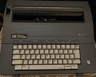 Smith Corona Typewriter SL 470