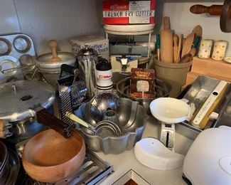 Assorted Kitchenware