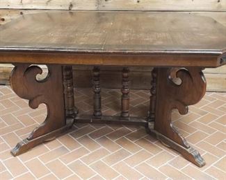 Antique Berkey & Gay Furniture Dining Table with 5 leaves & Carved /Turned Spindle Legs~ HEAVY ~ Top  has been detached from Base ~ 60 x 48 x 30 in. tall