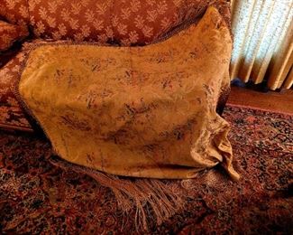 Beautiful piano scarf