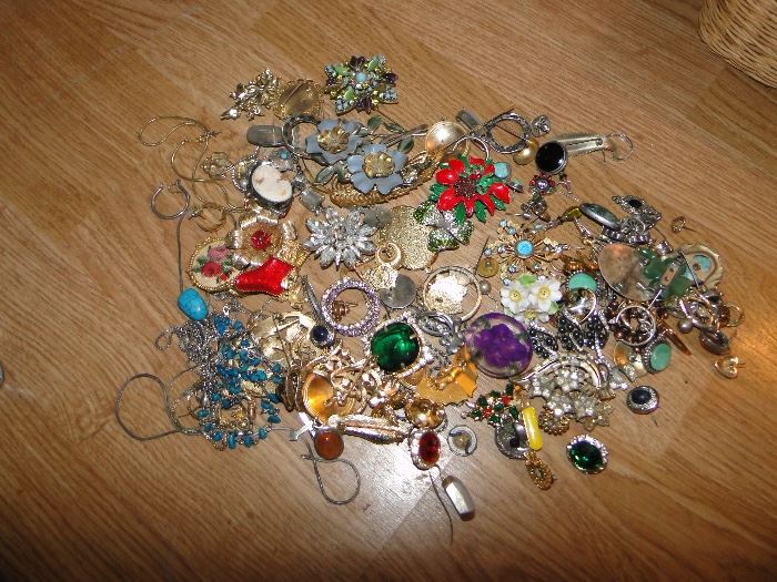 Vintage Jewelry (there is more than this)