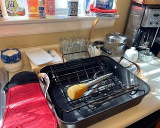 Large Roasting Pan with Extra, High heat Potholders